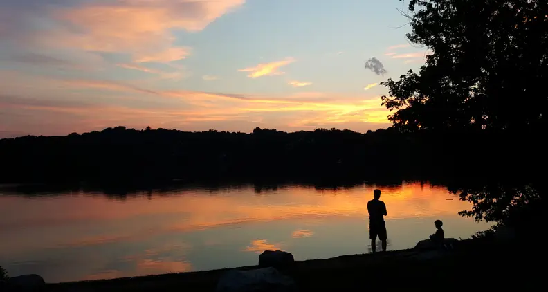 The Samsung S6 Edge offers excellent low light performance, letting you play with exposure to get the right shot.