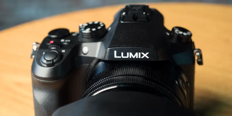 The Panasonic FZ2500 bears a striking resemblance to Panasonic's first-rate mirrorless cameras.