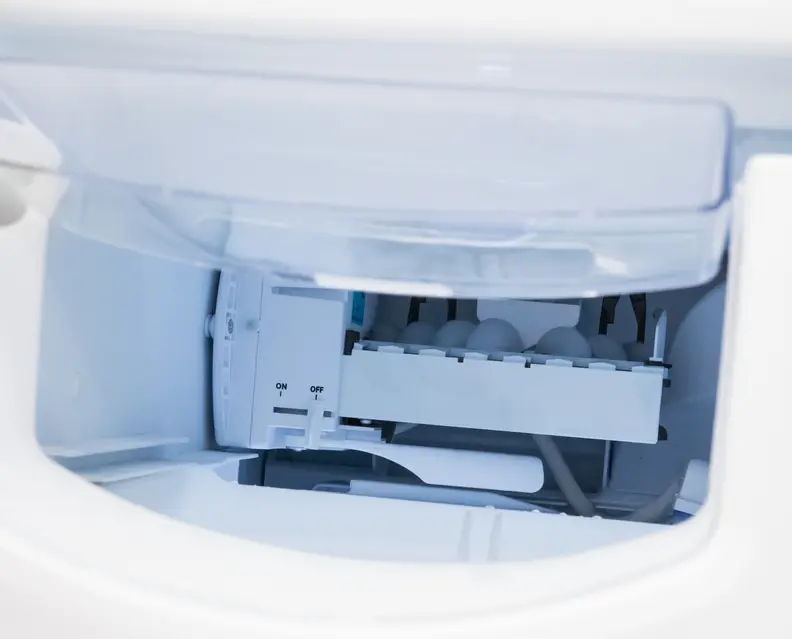 The icemaker fills the bin with plenty of cubes