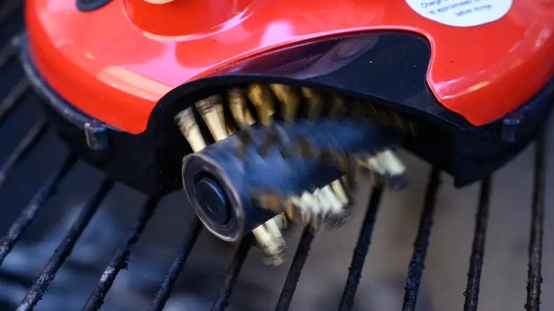 Grillbot bristles