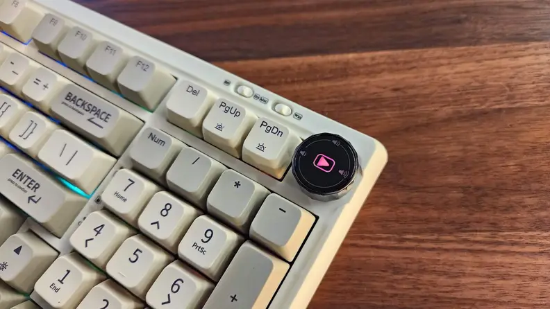Close-up of the keyboard's volume knob.