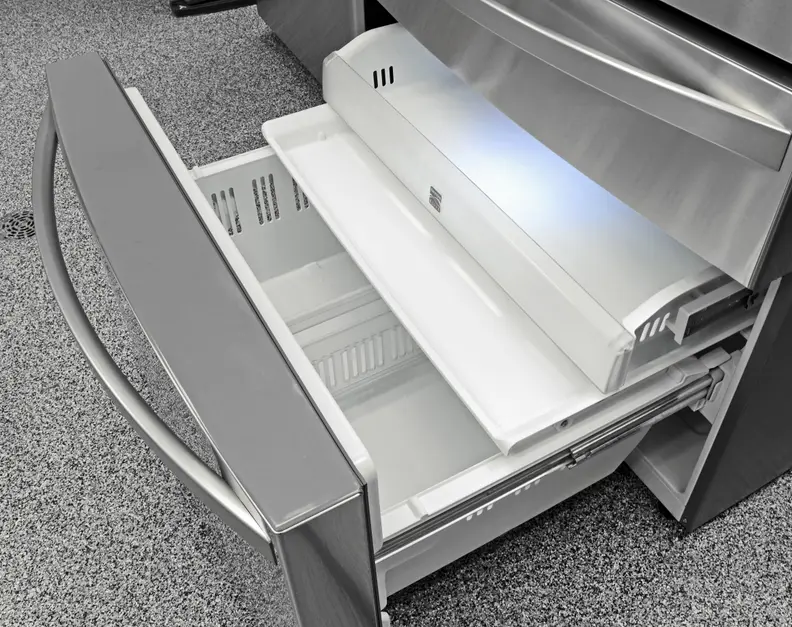 The Kenmore Elite 72483's freezer has multiple drawers of varying heights that will help keep your frozen food organized.