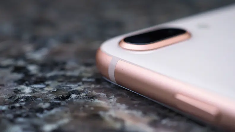 iPhone 8 Plus Antenna Line
