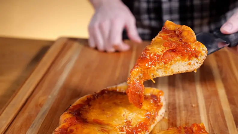 How to make slow cooker pizza