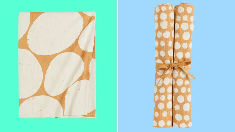 Spotted mustard tablecloth and matching napkins.
