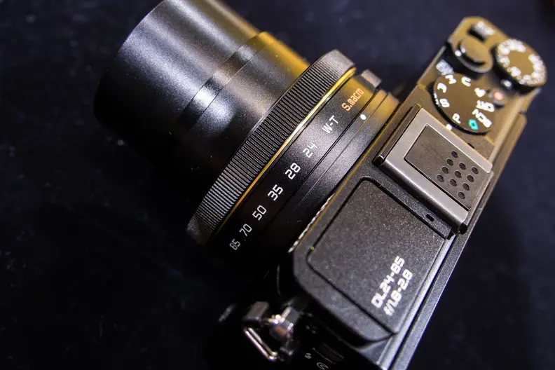 The DL24-85 and DL18-50 both offer odd, graduated zoom rings with settings for specific focal lengths.
