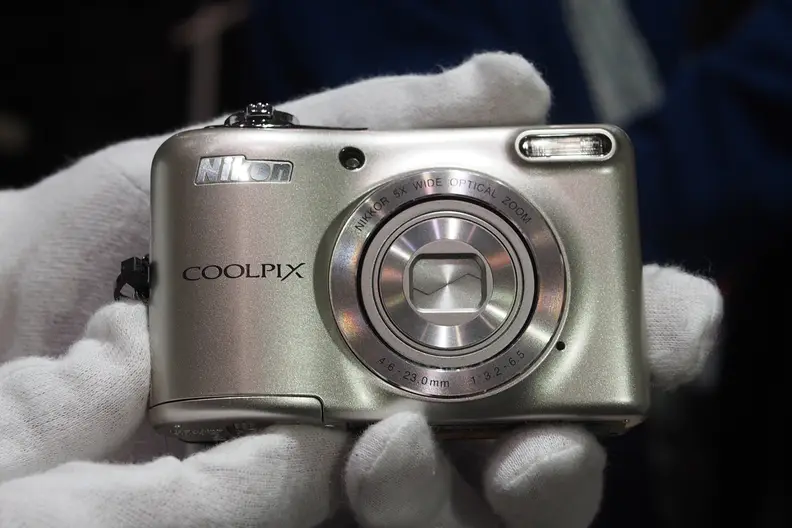 The Coolpix L32 is stylish for a low-cost camera, but that doesn't justify the $120 MSRP.
