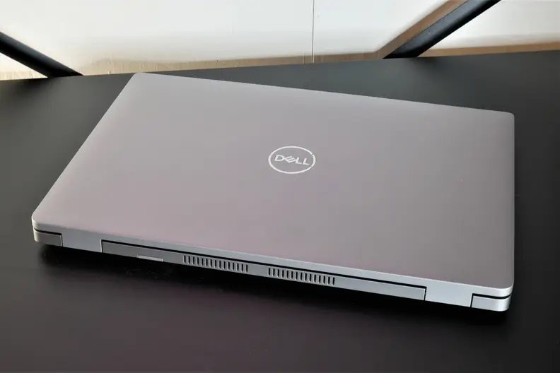 A photo of the Dell Latitude 5420 closed