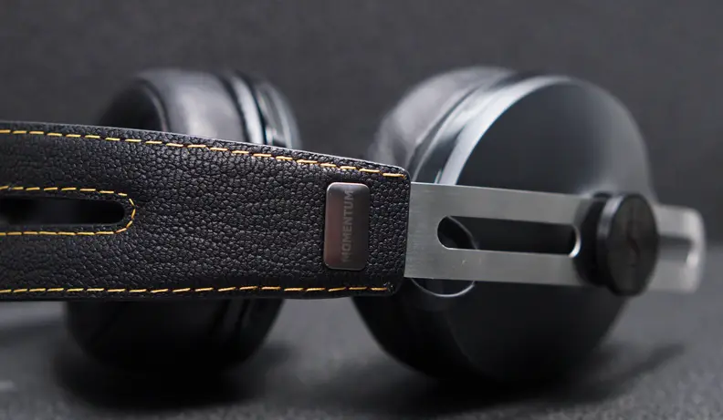 There is bright stitching on the band that complements the color of the band.