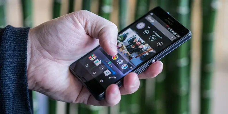 A photo of the Sony Xperia Z3 Compact in a hand.