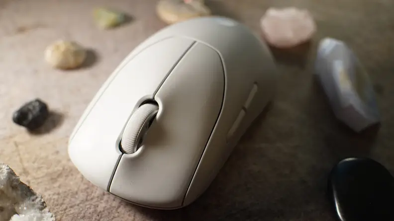 Close-up shot of the front of the Alienware Pro Wireless Mouse.