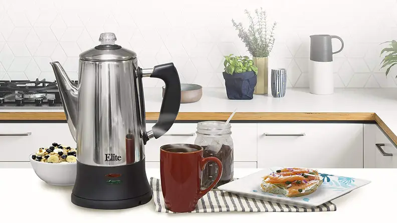 Percolator coffee maker on table - How to use a percolator