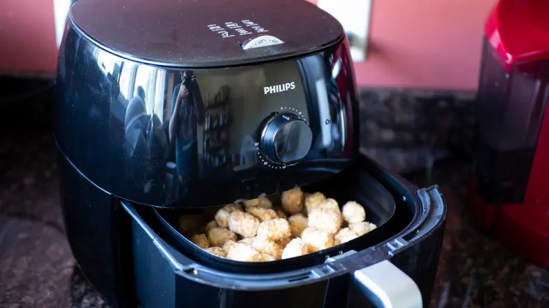Philips XXL air fryer can make fries that are crispy on the outside and tender in the inside.