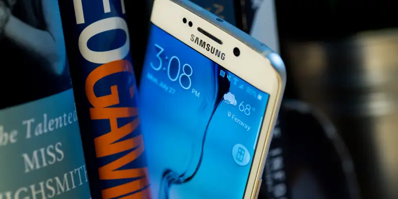 Samsung's S6 and S6 Edge share the same camera module, with the Edge's defining feature being its curved OLED screen.