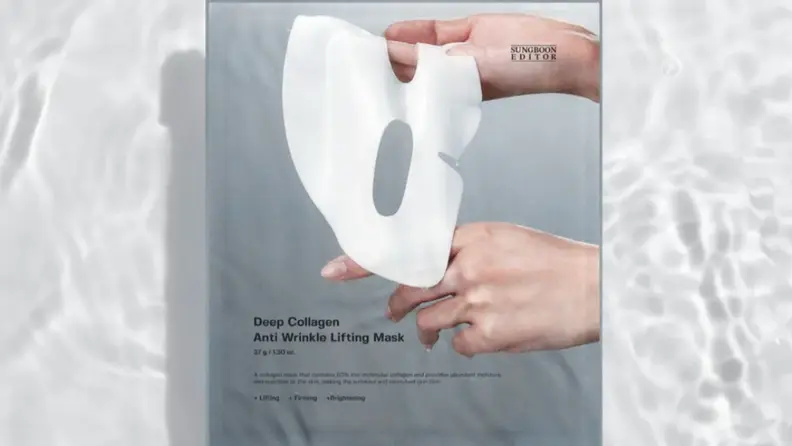The packaging for the mask.
