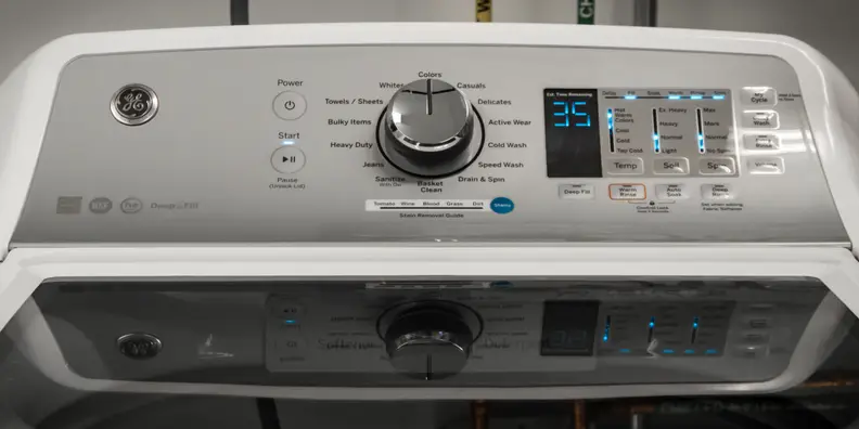 The GE GTW680BSJWS washing machine