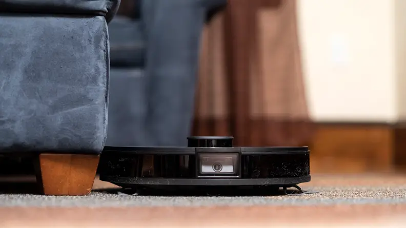 The forward-facing camera allows the T8 to navigate by sight.