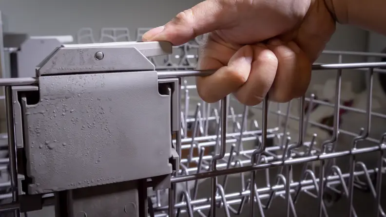 The Whirlpool WDT730PAHZ top rack is adjustable