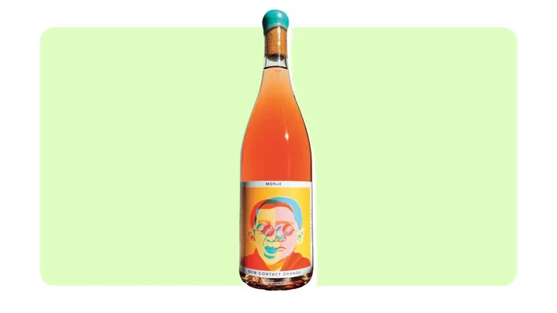 Product shot of wine bottle from Tinto Amorio.
