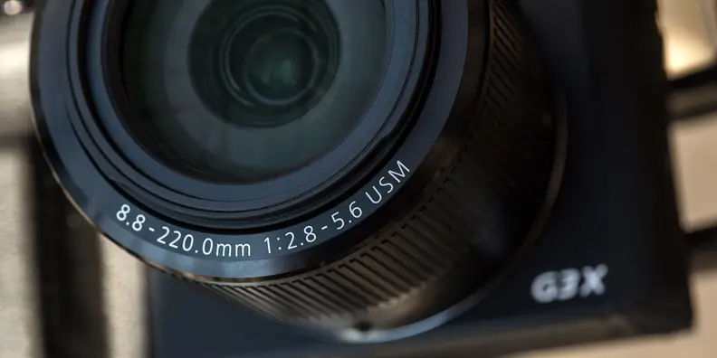 A photo of the Canon Powershot G3 X.