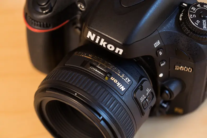 Despite its wide aperture and impressive image quality, the AF-S Nikkor 50mm f/1.4G is a relatively compact lens.