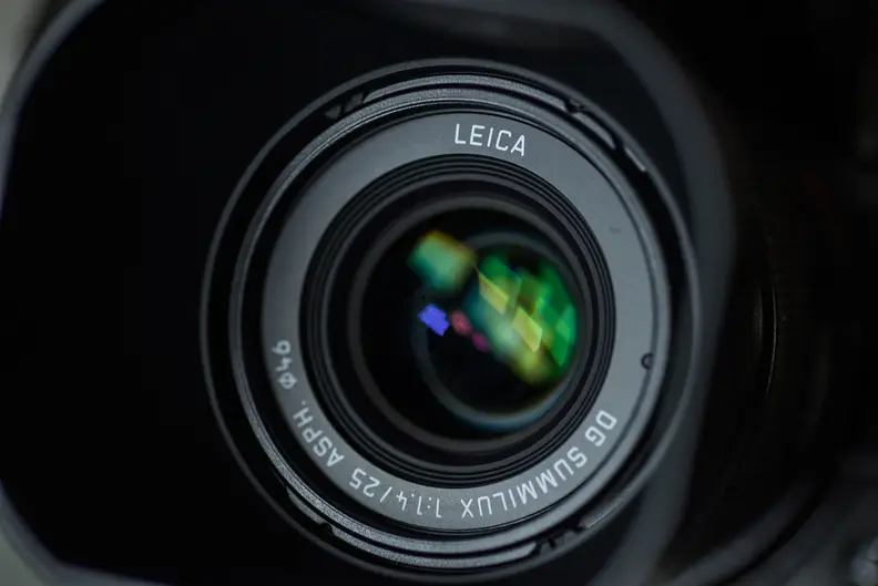 The super-wide f/1.4 maximum aperture makes this lens bulkier and heavier than the competing Olympus 25mm f/1.8.