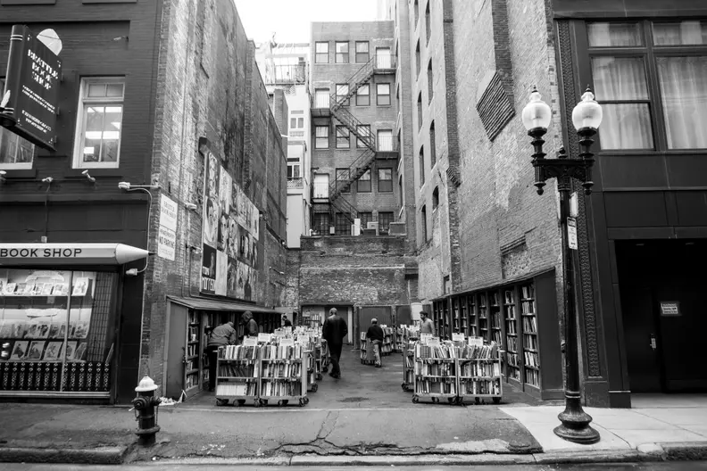 EXIF: 16mm, 1/20, f/ 4, ISO 100
