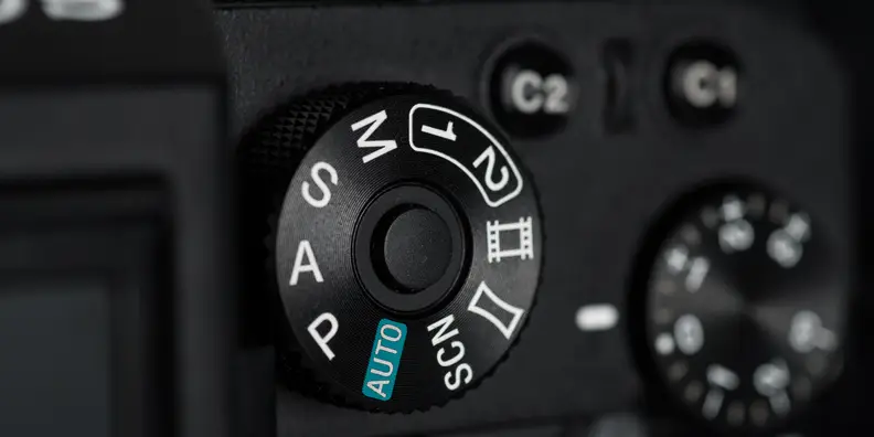 A photo of the Sony A7R II's mode dial.