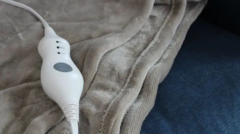 The Tefici electric blanket with the controller on the top.