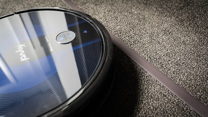 A magnetic barrier prevents the Kyvol Cybovac E31 from entering a room.
