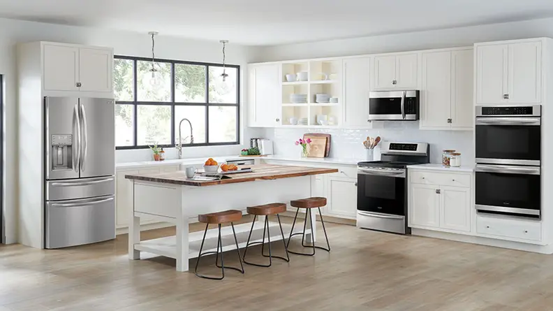 The Frigidaire Gallery FG4H2272UF in a large kitchen.