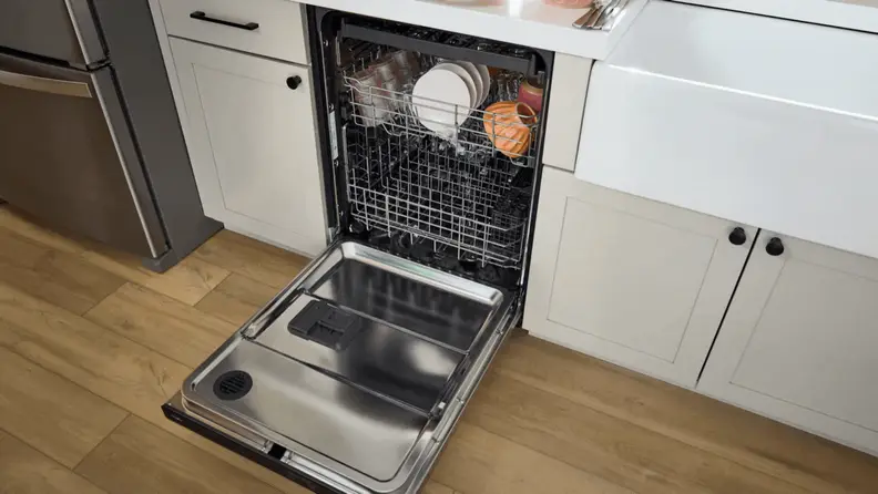The Whirlpool Spin&Load dishwasher rack animation showing the rack coming out, spinning, and being loaded with dishware.