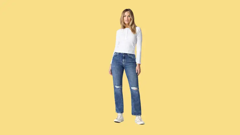 A model wearing ripped Mavi Jeans.