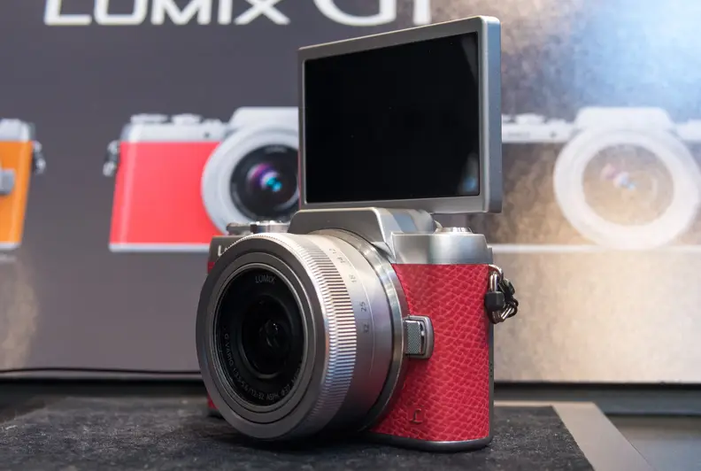 Panasonic Lumix GF7 First Impressions Review - Reviewed