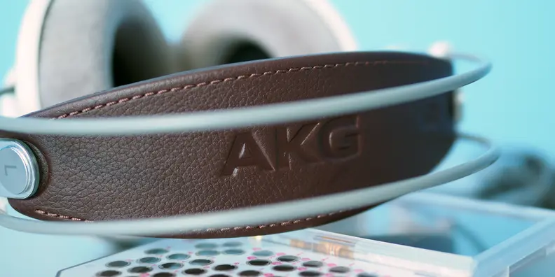 The K701s feature a leather head band and two radial arms, making for a perfect, automatic fit.
