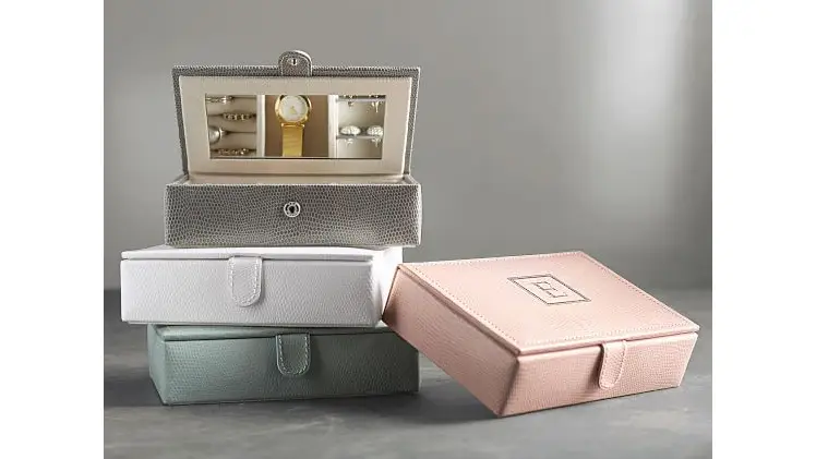 Jewelry boxes can be decorative too