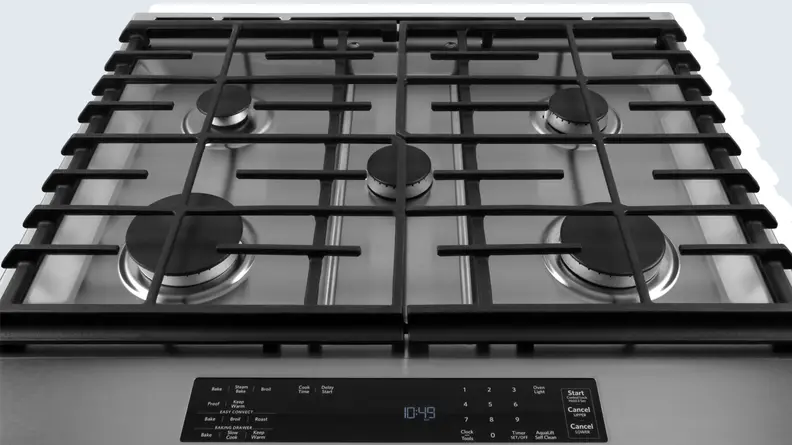 The rangetop of the KitchenAid KSDB900ESS