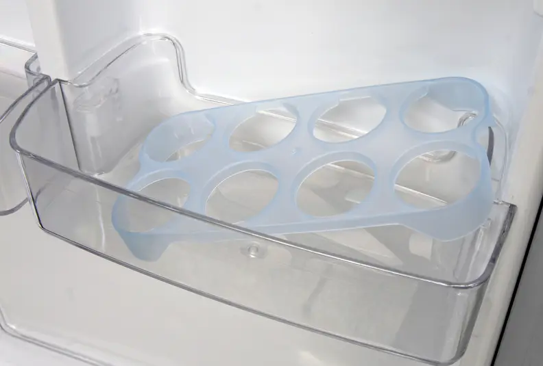 The LG LBN10551PV has a tray for eight eggs? Really? At least you can move it around.