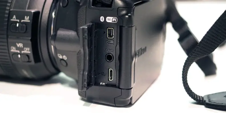 Though it will undoubtedly take some great video, the lack of a headphone jack might turn off video-first customers.