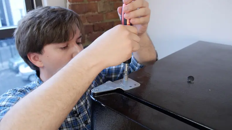 Reinstalling top bracket