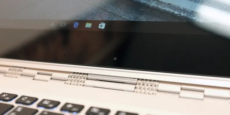 Lenovo Yoga 910 webcam placement