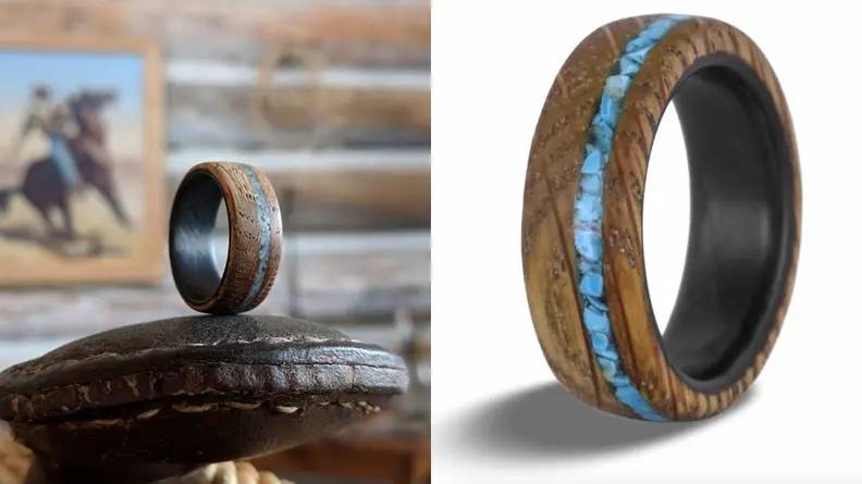 ring with blue stripe standing up