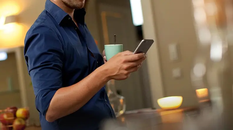 Philips Hue White Smart Bulb Starter Kit