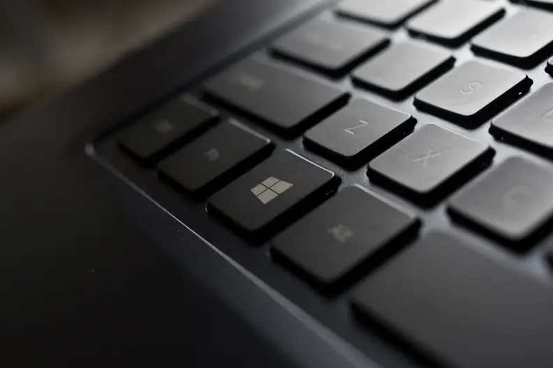 A photograph of the Samsung ATIV Book 9 2014 Edition's Windows key.