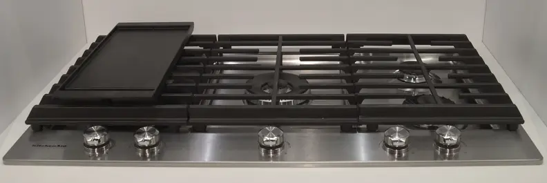 The KCGS956ESS cooktop
