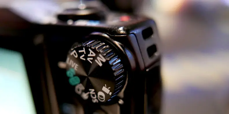 The body of the SX710 hasn't changed since last year, with the same physical mode dial on the back.
