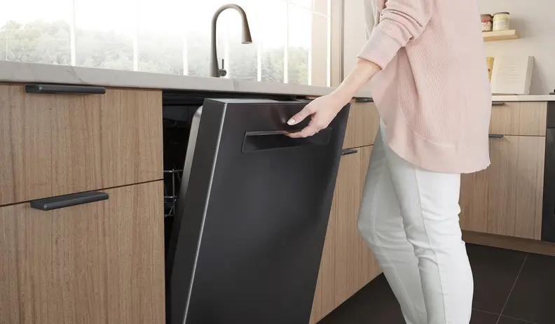 Our favorite Bosch 800 series is now available in black stainless