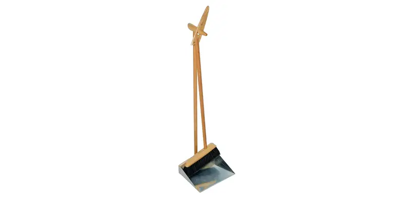 Stainless steel, horsehair, and beechwood materials distinguish this set.