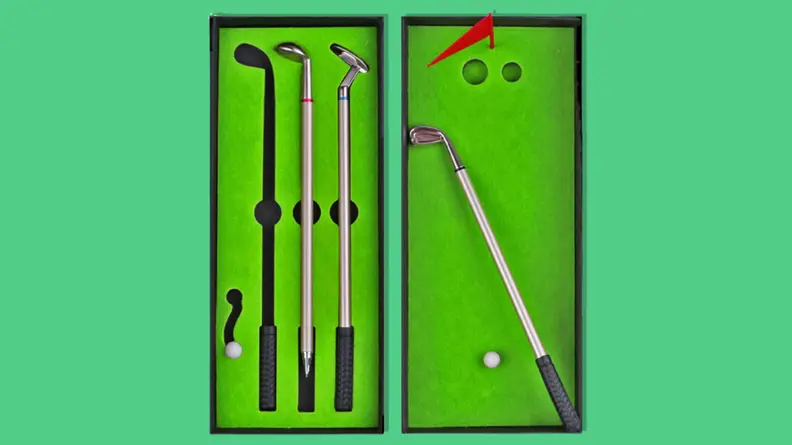 Golf pen desktop game on a green background.