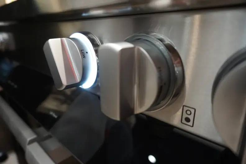 Miele HR 1954 DF Duel Fuel Range backlit knob